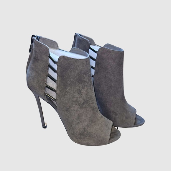 Steve Madden LOLA GREY SUEDE Peep Toe Booties - Picture 1 of 6